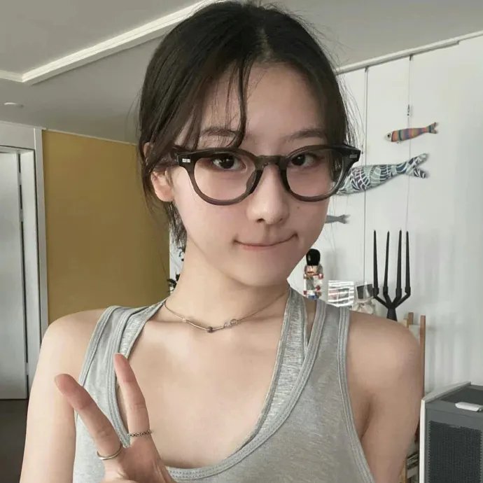 偷偷接吻